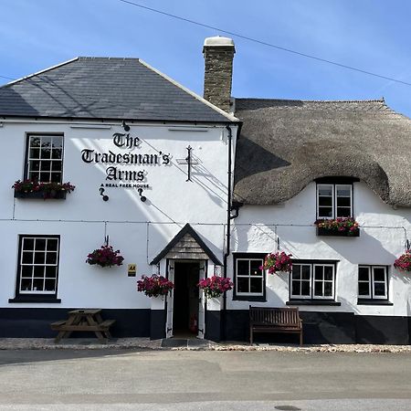 Bed and Breakfast The Tradesmans Arms Кингсбридж Экстерьер фото