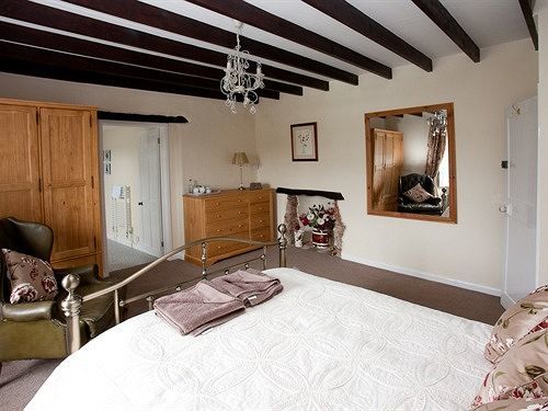 Bed and Breakfast The Tradesmans Arms Кингсбридж Экстерьер фото